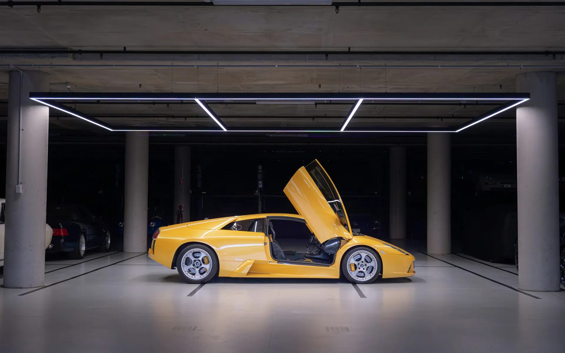Sportski automobil u našem salonu